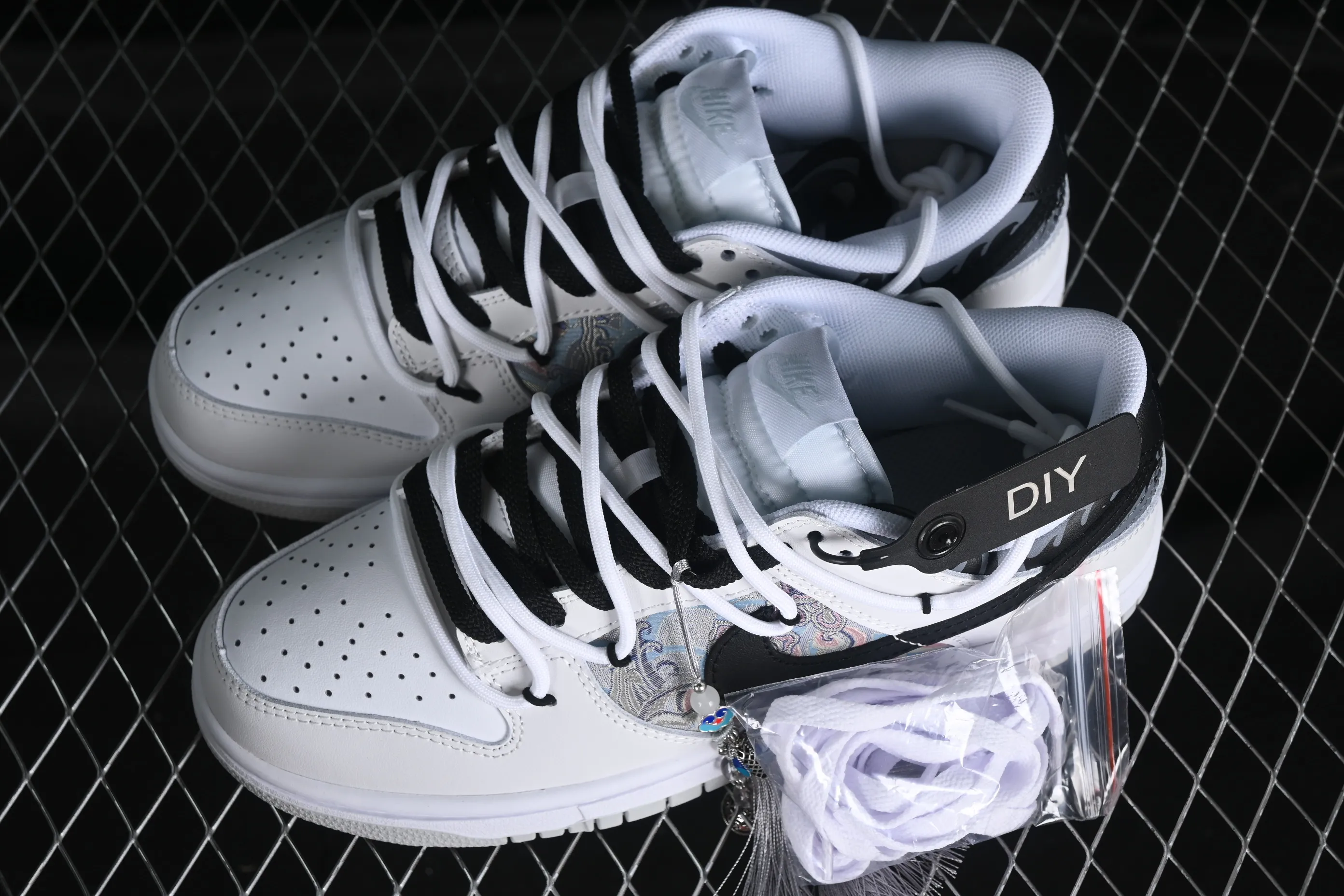 All Categories Nk SB Dunk Series Nk SB Dunk Low Low-top sneakers Nk Dunk Low Year of the Dragon Limited CNY Bailongyin Literary style SB strappy low-top casual sneakers DV0831-101